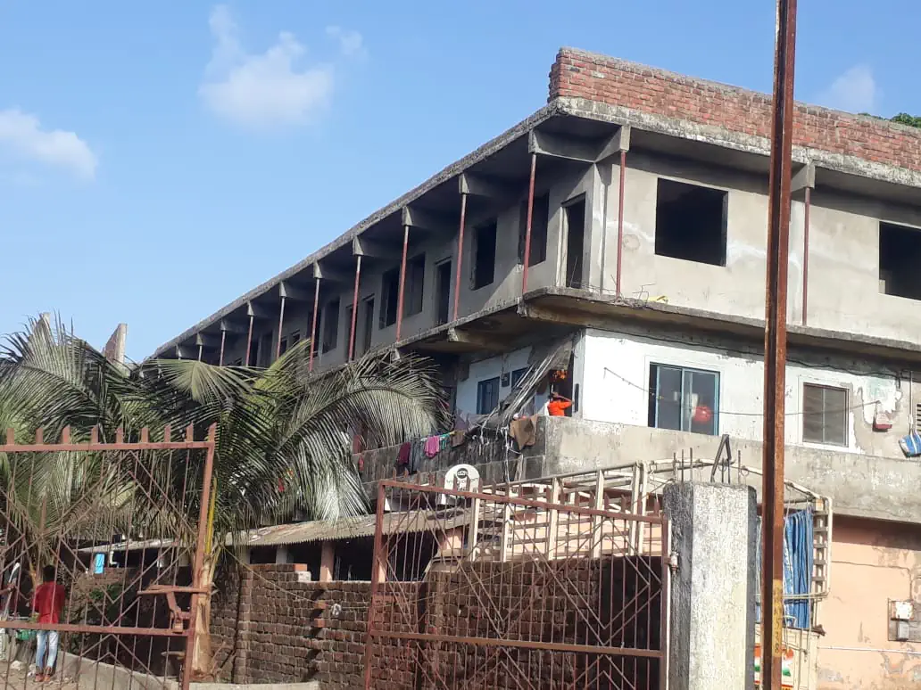 डहाणूत चाळीचा परवानगी पेक्षा अधिक मजला