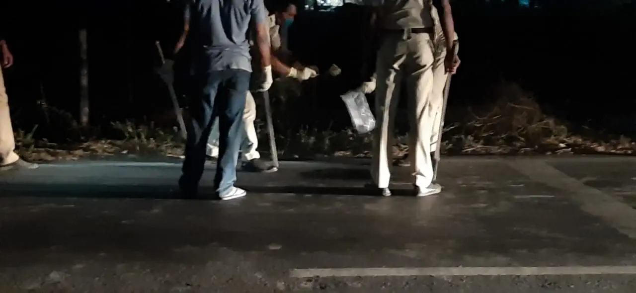 रस्त्यावर पडलेल्या पैशांमुळे नागरीक भयभीत!
