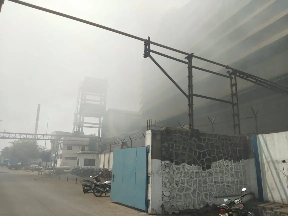तारापुर औद्योगिक क्षेत्रात संचारबंदीचे उल्लंघन करून कारखाने सुरूच