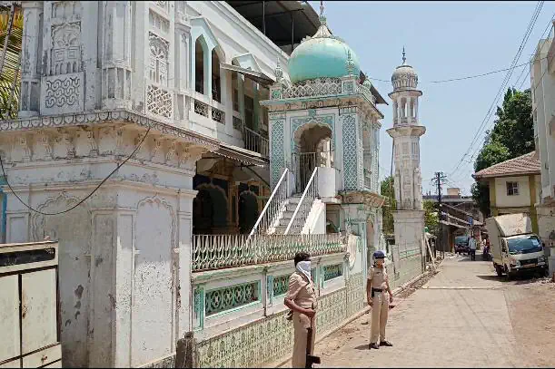 मनोर परिसरात मोहर्रम साधेपणाने साजरा.