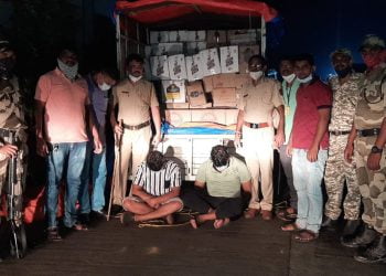 केंद्रशासित राज्यातुन आलेला लाखोचा दारू साठा जप्त