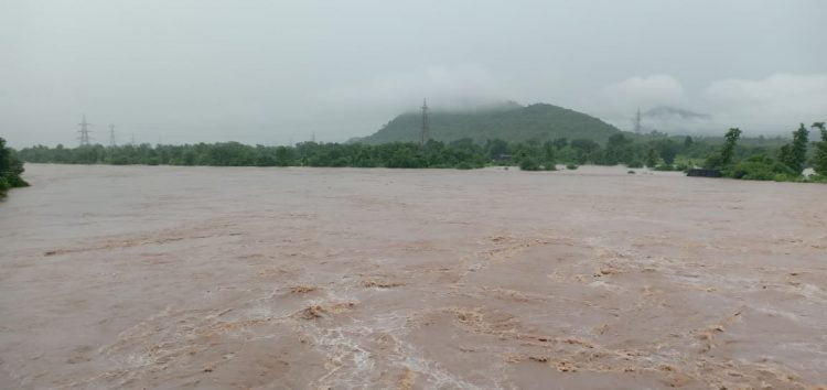 सुर्या नदीत स्टंटबाजी करताना बंधाऱ्यात बुडून तरुणाचा मृत्यू