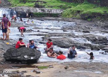 मनाई आदेश धुडकावत शेकडो पर्यटक वांद्री धरणावर