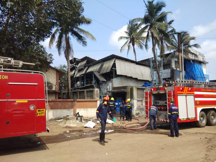 तारापूर मध्ये केमिकल टँक फुटून वायू पसरला