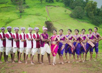 ग्रामीण भागात गाजतेय ‘आदिवासी राजाची’ धूम