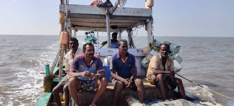 बेपत्ता मच्छीमारांना शोधण्यात सातपाटी तरूणांना यश