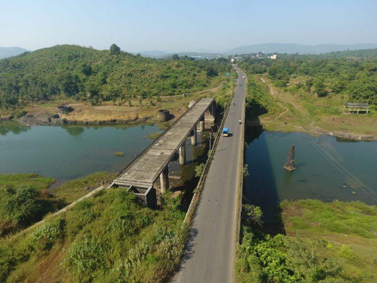 वाडा-मनोर महामार्गावरील देहेर्जे पुल बनले धोकादायक