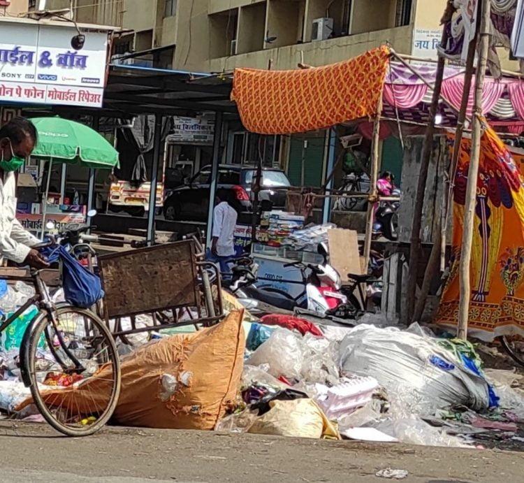 बोईसरमध्ये ठिकठिकाणी कचऱ्याचे ढिगारे