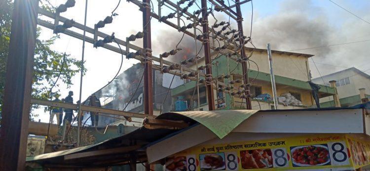 वसईत केमिकल व प्लास्टिक कंपनीला भीषण आग