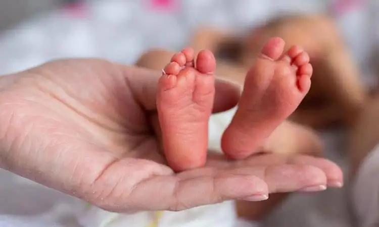 घरातील पाण्याच्या टाकीत टाकून आईनेच केली दीड महिन्याच्या मुलीची हत्या