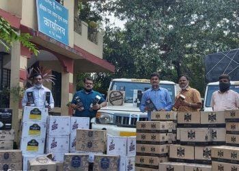 महामार्गावर उत्पादन शुल्क विभागाच्या कारवाईत लाखोंचा मद्यसाठा जप्त