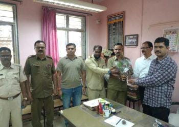 प्रामाणिक एसटी चालक व वाहक यांचे पालघरामध्ये कौतुक