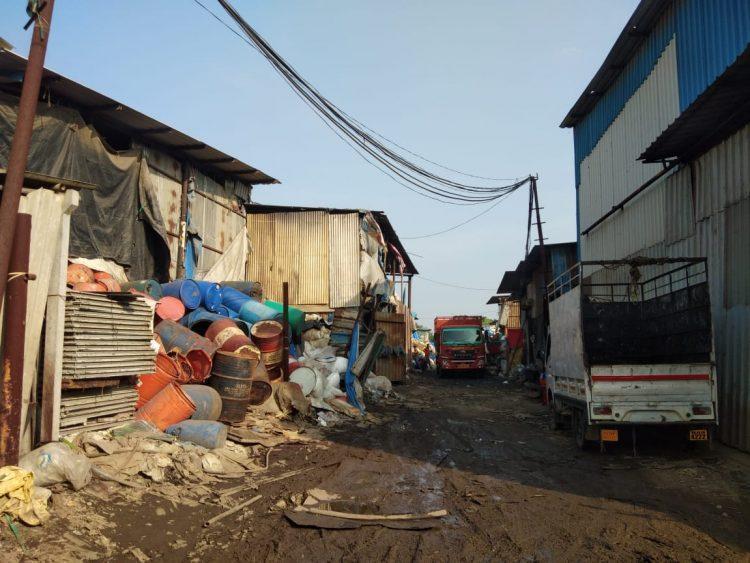 बोईसरच्या भंगारात सोन शोधण्याचा प्रयत्न