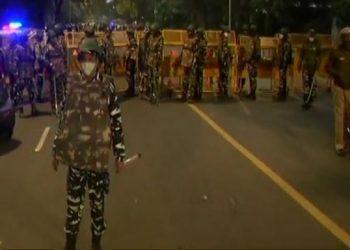 दिल्लीत बॉम्बस्फोटामुळे हाय अलर्ट जारी.