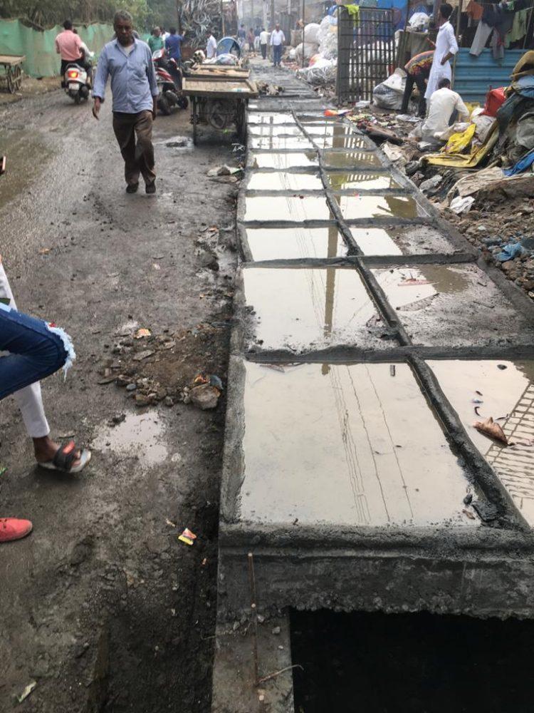 अनधिकृत बांधकामांना गटारांची सुविधा