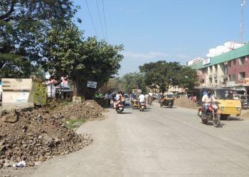 रस्त्याच्या साईटपट्टीसाठी मातीचा मुलामा