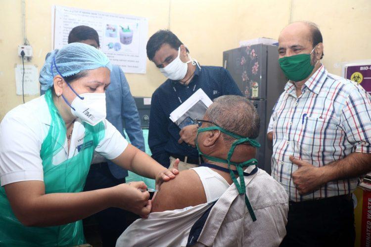 पालघर जिल्ह्यात लसीकरणास सुरूवात