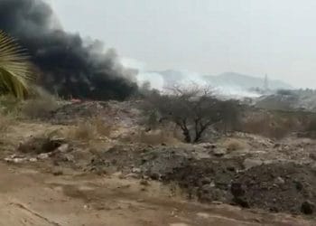 विराज कारखान्याच्या बेकायदेशीर कचरा ढिगाऱ्याला आग