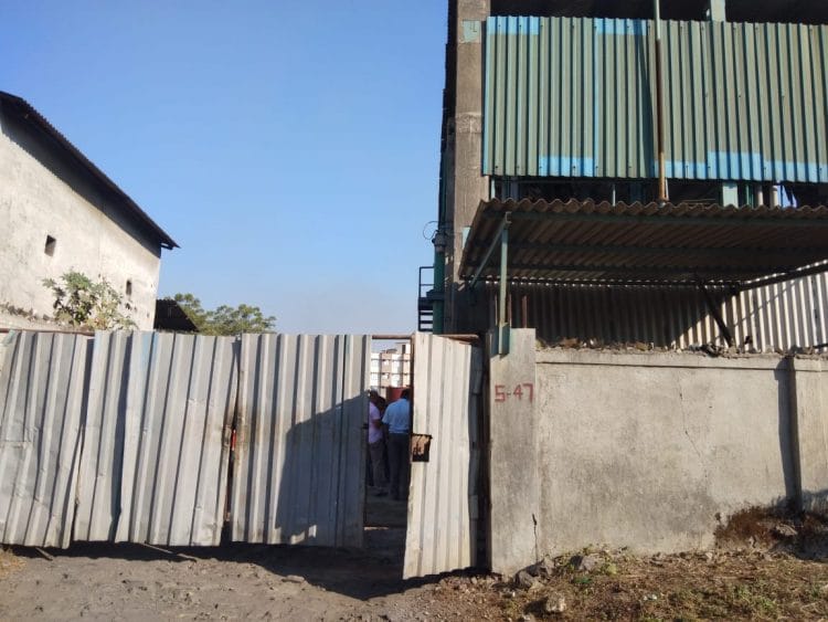 प्रदूषणकारी कारखान्याला दोन महिन्यापासून मोकळीक