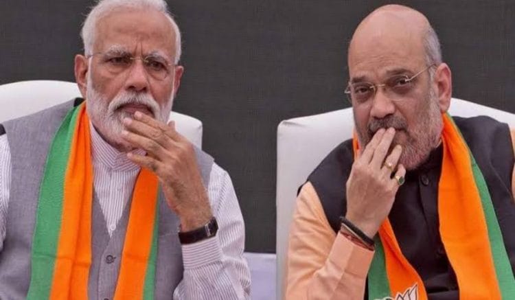 दिग्दर्शक अनुराग कश्यप व अभिनेत्री तापसी पन्नू यांच्या घरावर आयकर विभागाचे छापे