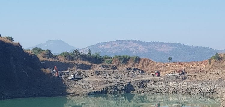 खदान माफियांन पुढे महसूल विभाग नतमस्तक