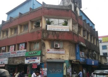 नियमबाह्य पदोन्नती मिळवलेल्या ग्रामविकास अधिकाऱ्यांला जिल्हा परिषदेची मोकळीक