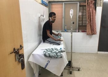 जिल्हाधिकारी कार्यालयात गृहस्ताने केला आत्महत्येचा प्रयत्न