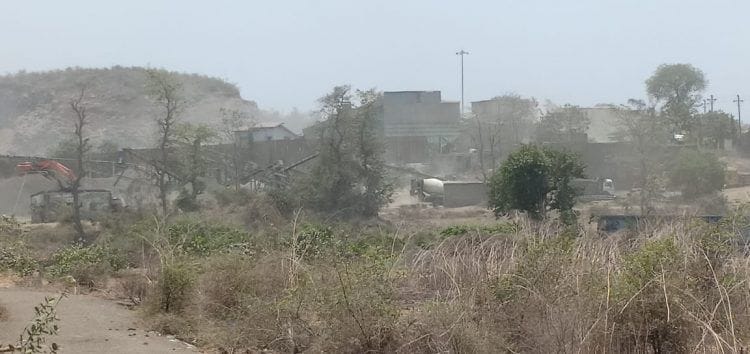 दगडी पावडर श्वास रोखतेय