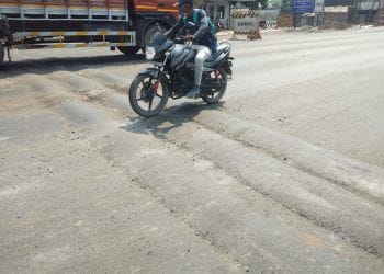 बेटेगाव चौकीवर जवळ टाकले बेकायदेशीर गतिरोधक