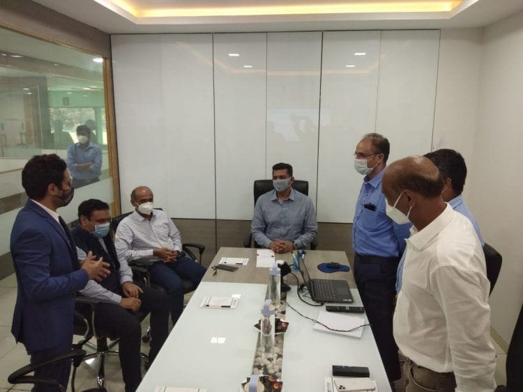 मुंबईच्या पालकमंत्र्यांची कमला लाईफ साईन्सेसला भेट