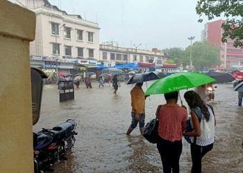 पहिल्या पावसातच मुंबई तुंबली