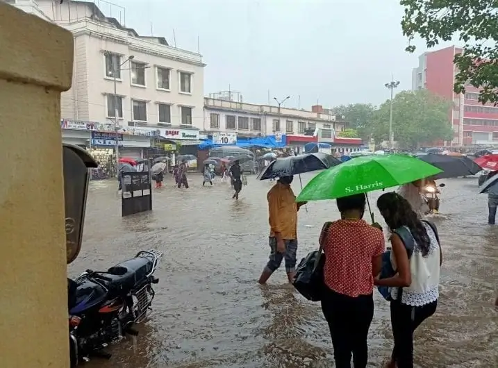 पहिल्या पावसातच मुंबई तुंबली