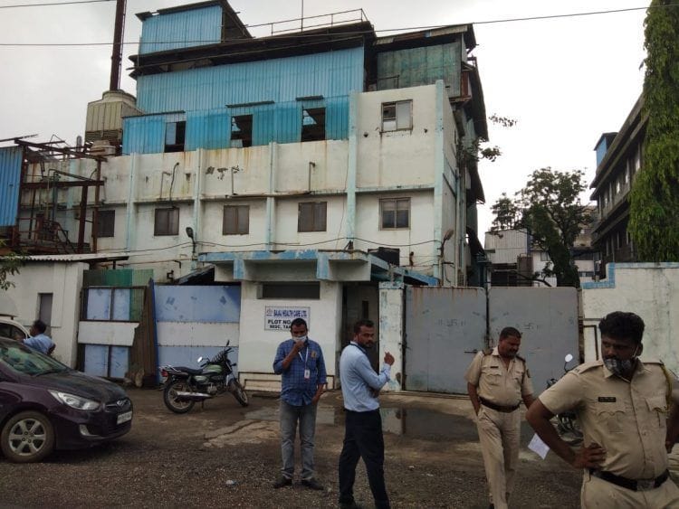 बजाज हेल्थ केअरचे बेकायदेशीर रसायन वाहतूक सुरूच