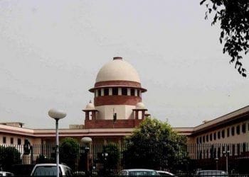 करोनामुळे मृत्यु पावलेल्यांच्या कुटुंबियांना नुकसान भरपाई द्यावी; सर्वोच्च न्यायालय