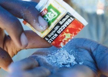 स्थानिक गुन्हे शाखेकडून गुटखा वाहतूक रोखली,