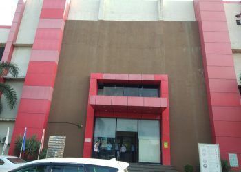 घोलवडच्या वैद्यकीय अधिकाऱ्यांकडून कोविड लसीचा काळाबाजार