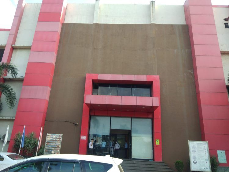 घोलवडच्या वैद्यकीय अधिकाऱ्यांकडून कोविड लसीचा काळाबाजार