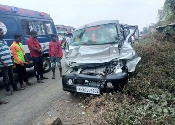 मुंबई अहमदाबाद महामार्गावर भीषण अपघातात तीन ठार; नऊ जखमी