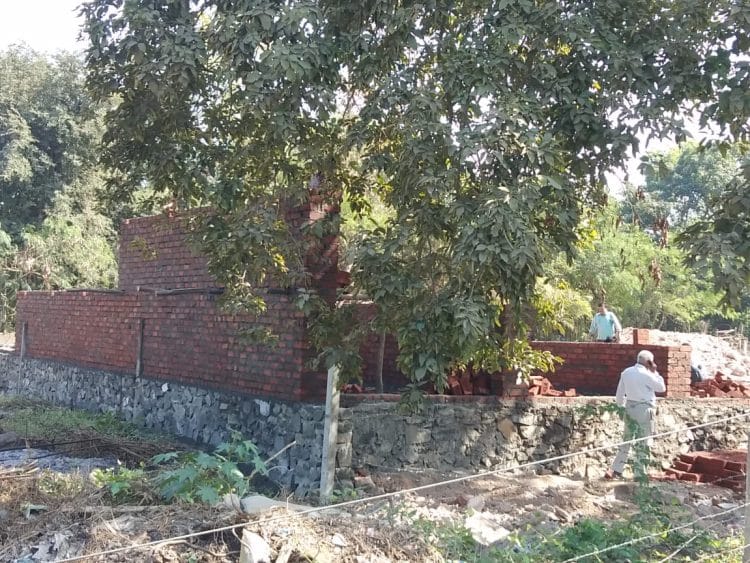 पास्थळ मध्ये अनधिकृत बांधकामात तेजीत!