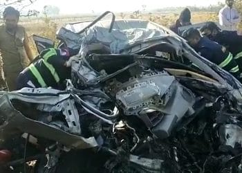 मुंबई-पुणे महामार्गावर भीषण अपघात