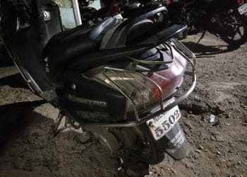 अमली पदार्थ अड्ड्यावरून दुचाकी ताब्यात