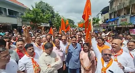 एकनाथांच्या आशिर्वादाने अध्यक्ष झालेल्या उतरल्या आंदोलनात