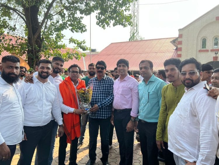 सरपंच कोणाला पण द्या उपसरपंच मीच होणार मीच होणार