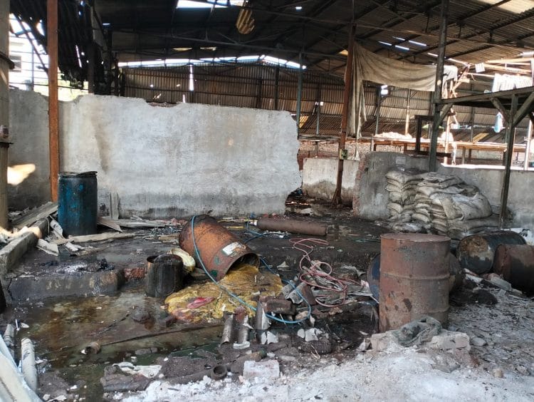 बंद कारखाने भंगार माफियांना पोलिसांच्या मदतीने मोकळे रान