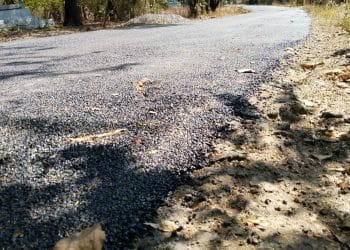 देदाळे- भेंडवड रस्त्याचे काम दर्जाहीन