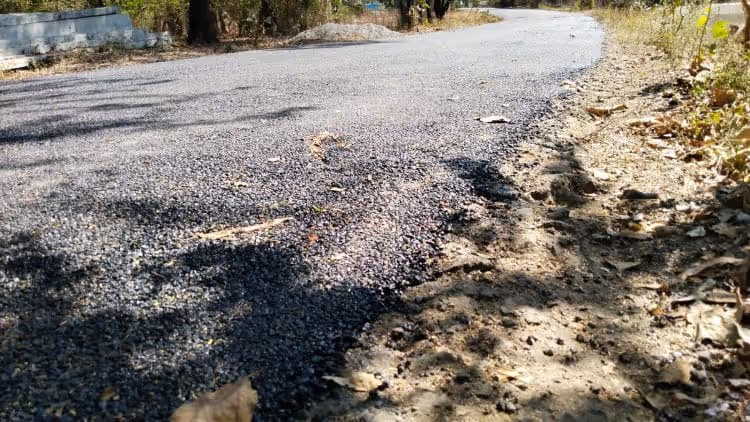 देदाळे- भेंडवड रस्त्याचे काम दर्जाहीन