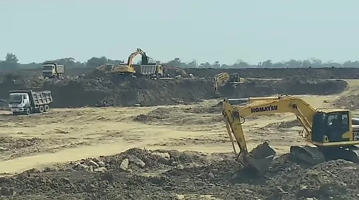 बावडा तलाव घोटाळ्यात जिल्हाधिकाऱ्यांनी धुतले हात