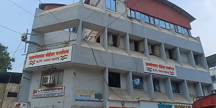 बोईसर मध्ये सत्ताधाऱ्यांनी लुटले ३ कोटी ५० लाख !